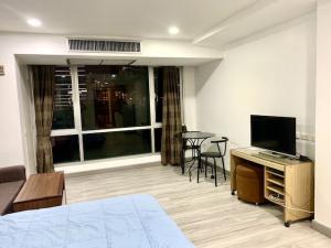 The Trendy Sukhumvit 13 Private comfortable clean 7th floor BTS Nana ภาพที่ 2