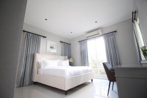 ให้เช่าบ้านเดี่ยวหรู 2 ชั้น เนื้อที่ 132 ตร.ว พื้นที่ใช้สอย 375ตร.ม 4ห้องนอน 4ห้องน้ำ ถนนบางนาตราดใกล้ห้าเมกะบางนา ราคาขาย 53 ล้านบาท ภาพที่ 2