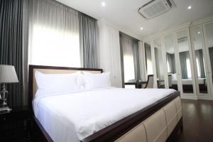 ให้เช่าบ้านเดี่ยวหรู 2 ชั้น เนื้อที่ 132 ตร.ว พื้นที่ใช้สอย 375ตร.ม 4ห้องนอน 4ห้องน้ำ ถนนบางนาตราดใกล้ห้าเมกะบางนา ราคาขาย 53 ล้านบาท ภาพที่ 8